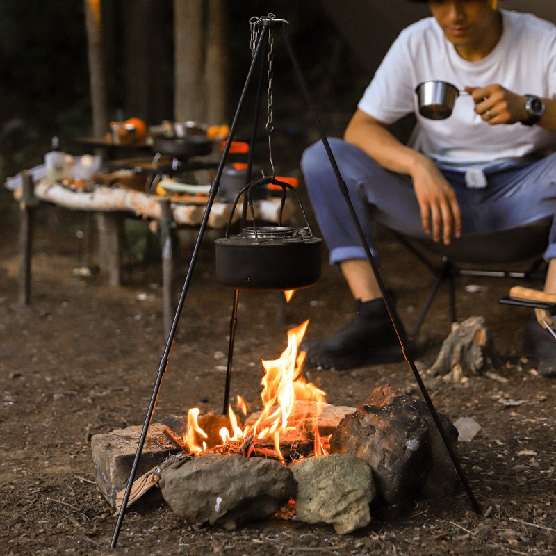 Camping Cooking Pot Tripod - ขาตั้งสามขาแบบพกพาสำหรับทำอาหารกลางแจ้ง โครงรองรับหม้อทำอาหารทำจากอลูมิเนียมอัลลอยด์ อุปกรณ์เสริมสำหรับตั้งแคมป์พร้อมโซ่สแตนเลส