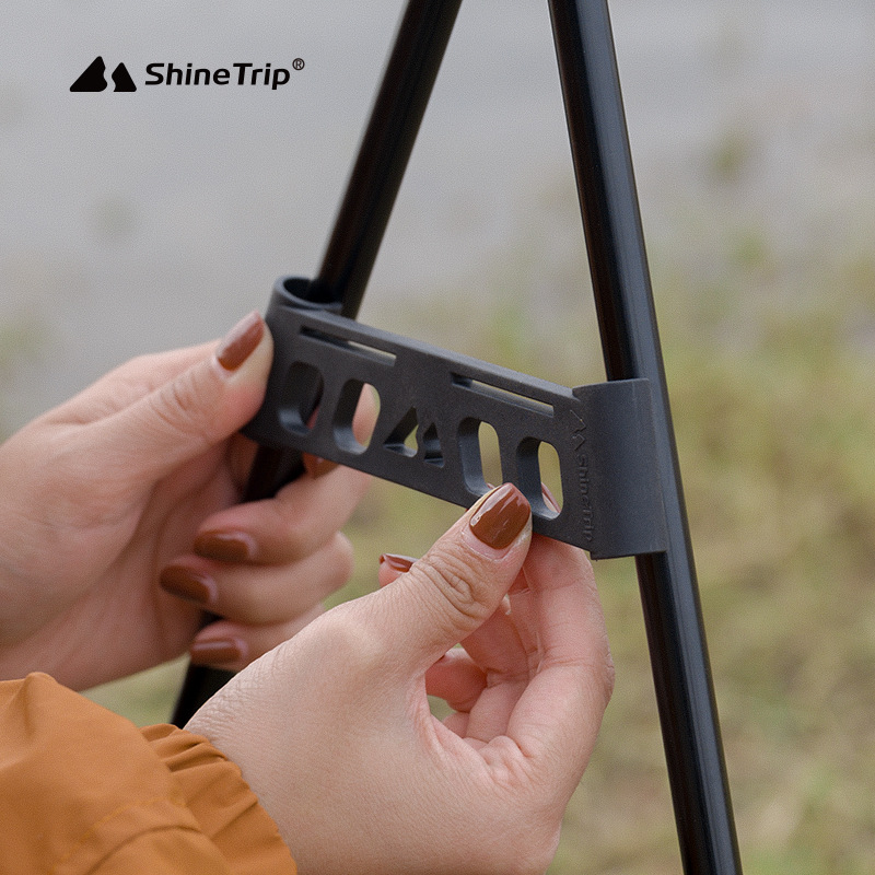 Camping Outdoor Cooking Table - Shine Trip Outdoor Camping ชั้นวางสามเหลี่ยมด้านข้างหัวเข็มขัดมัลติฟังก์ชั่นบนโต๊ะอาหาร Rack